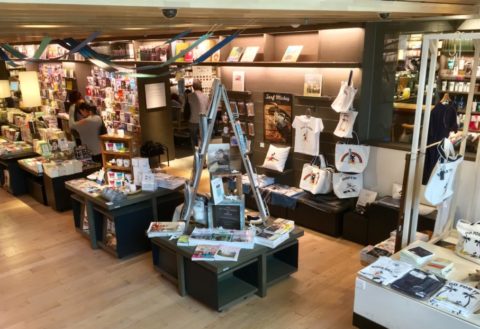 ブックカフェの本屋