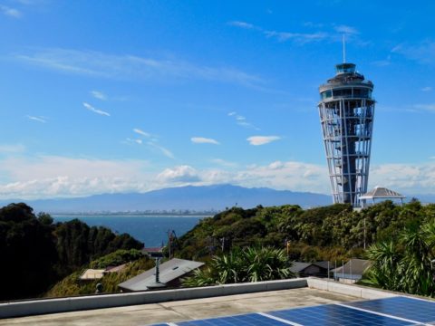 江の島灯台がよく見える