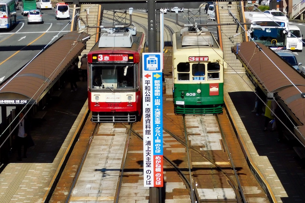 長崎駅前のチンチン電車