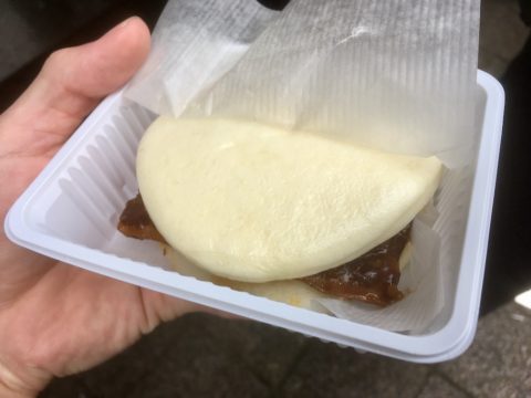 神戸中華街の豚角煮まん