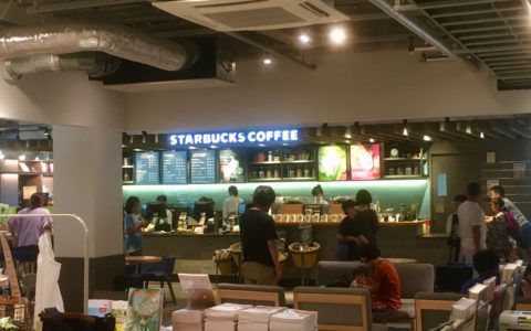 スタバ_Tサイト店の内装